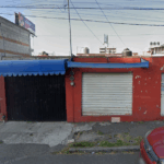 Terreno con local enfrente, frente a escuela, a unas calles del Boulevard Atlixco, Zona de Azulejos por la 25 Poniente