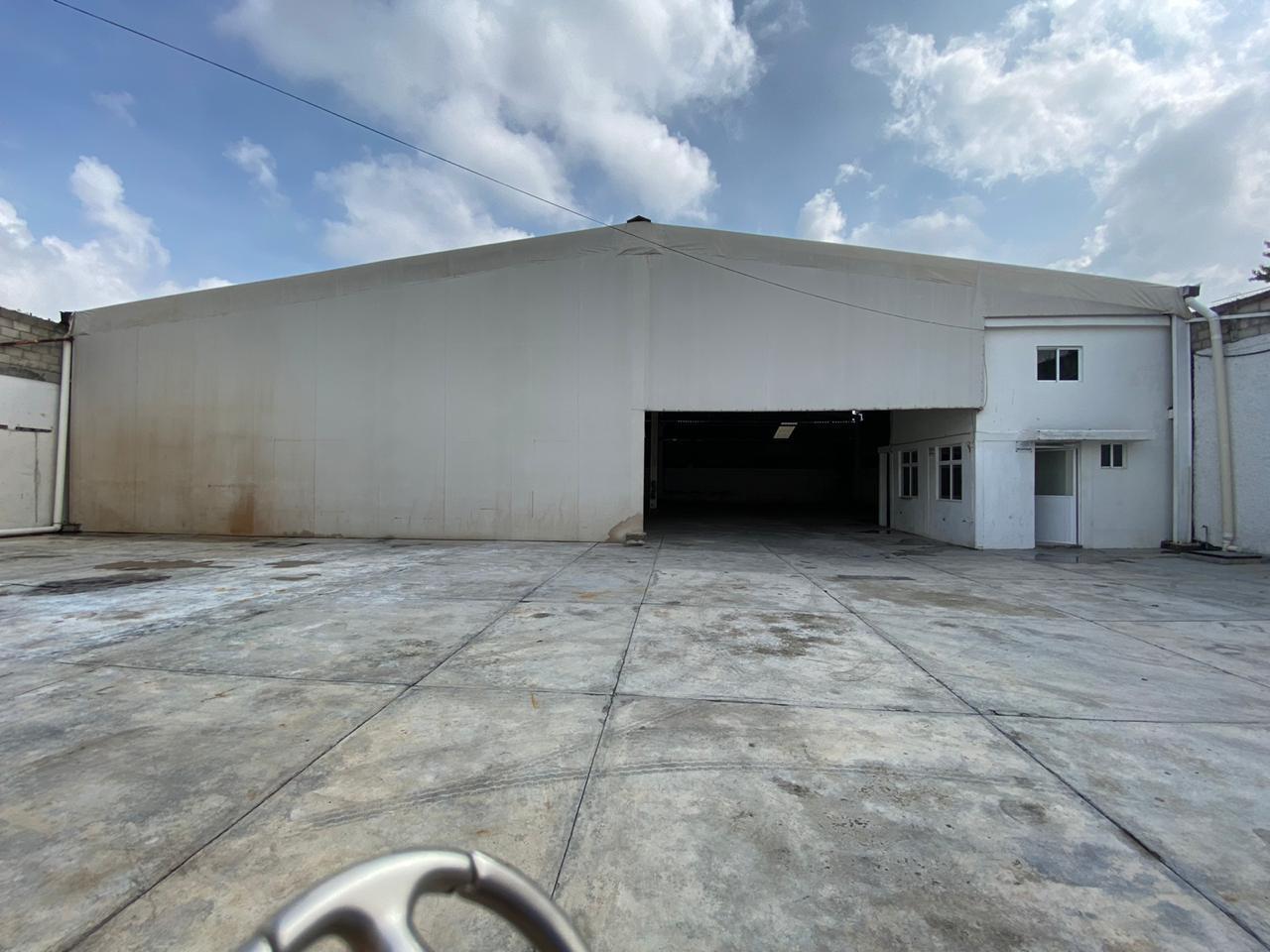 Bodega entre Zavaleta y Recta a Cholula (1,000 m²)