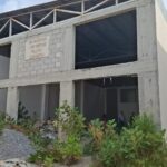 Bodega en la 25 oriente, frente al parque España, en obra negra con estructura metálica en óptimas condiciones