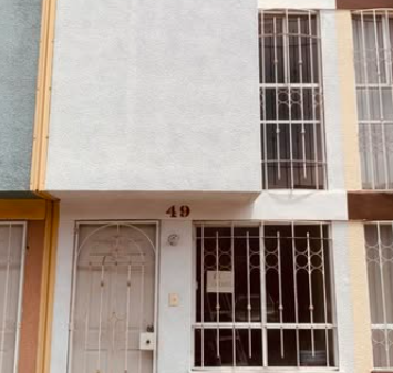 Casa Fraccionamiento Los Héroes, totalmente remodelado